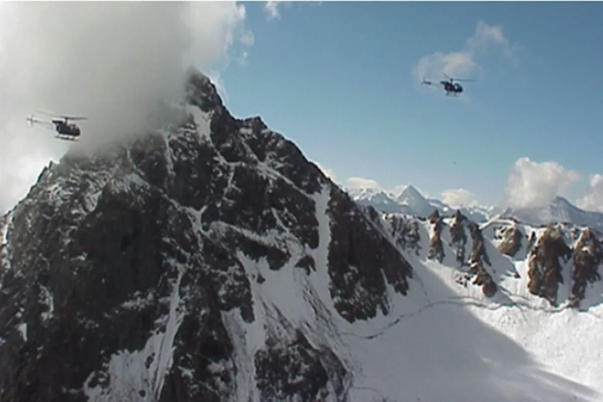 Indian Army soldiers at Tiger Hill, Kargil